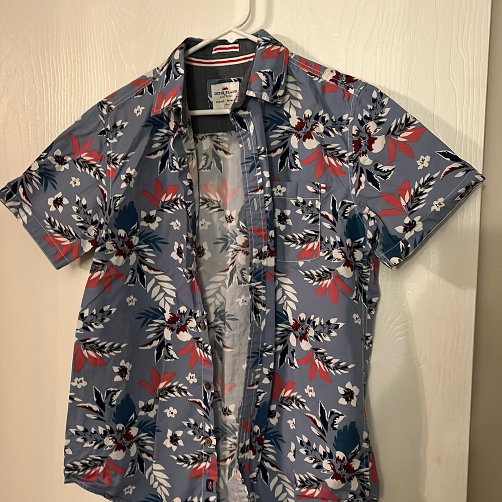 Mens hawaiian shirt. Ditch Plains. Size M